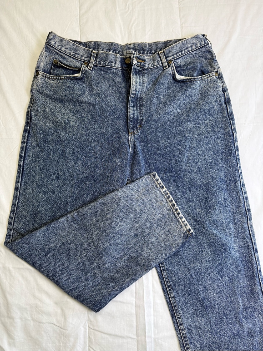 Lee men's Relaxed Fit Acid-Wash Blue Jeans